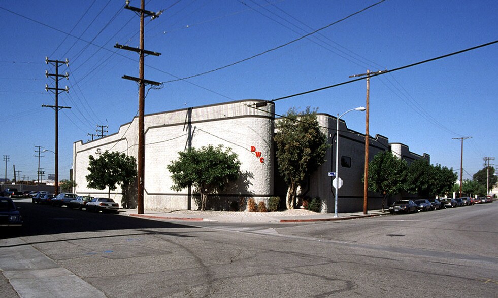 1685 Mateo St, Los Angeles, CA à vendre - Photo principale - Image 1 de 13