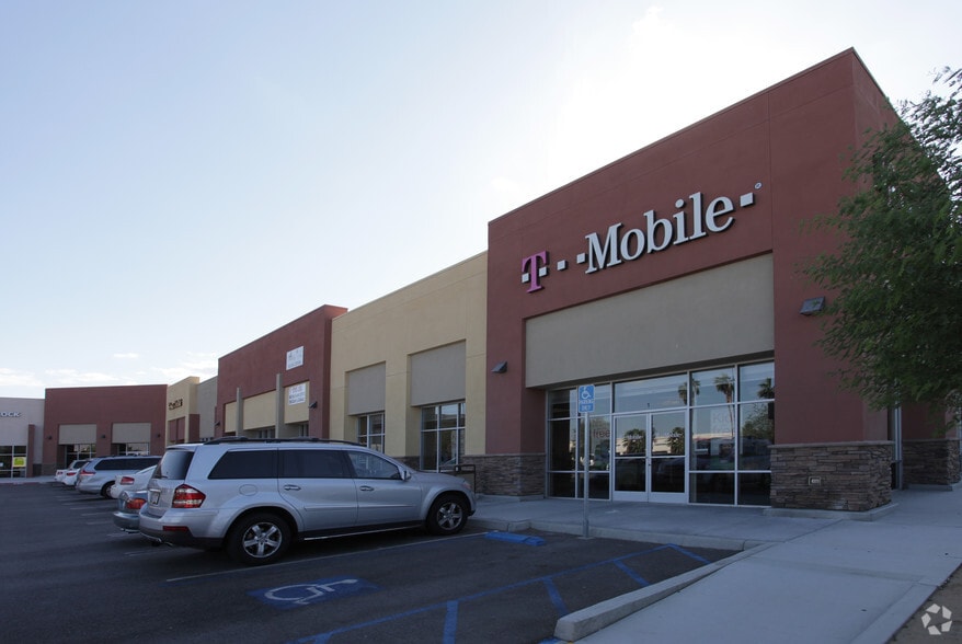 79485 Highway 111, La Quinta, CA à louer - Photo principale - Image 1 de 20