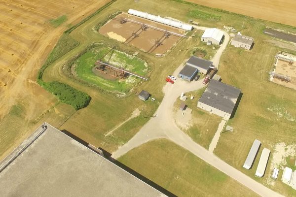 303 Milo Rd, Wheatley, ON à louer - Photo du bâtiment - Image 2 de 3