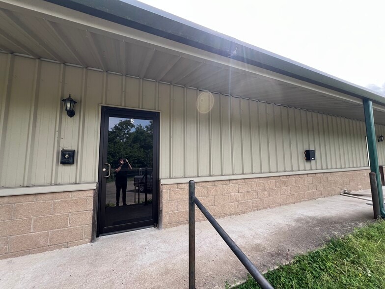 918 W Choctaw St, Tahlequah, OK à louer - Photo du bâtiment - Image 2 de 11