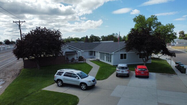 More details for 995 N Oregon St, Ontario, OR - Health Care for Sale