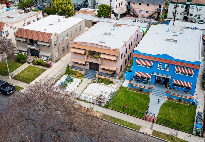 3110 Raymond Ave, Los Angeles, CA à vendre - Photo du bâtiment - Image 3 de 15