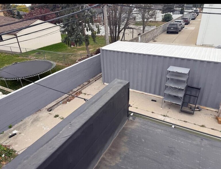 20520 Stephens St, Saint Clair Shores, MI à vendre - Photo du bâtiment - Image 2 de 17