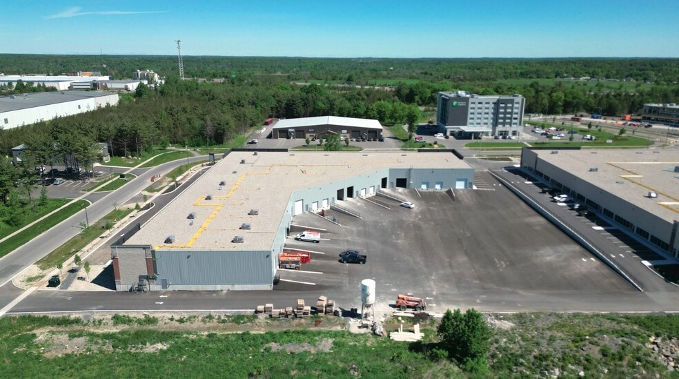 190 Resource Rd, Kingston, ON à vendre - Photo du bâtiment - Image 2 de 5