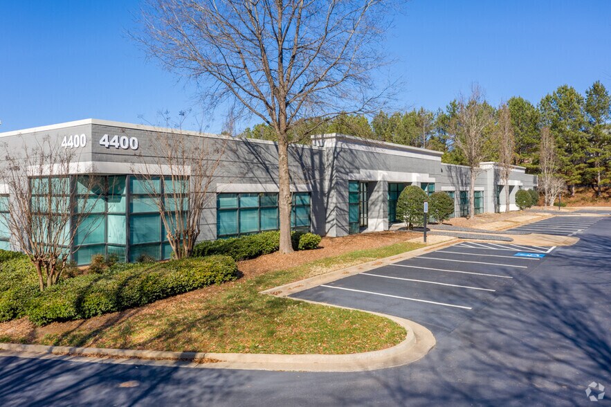 4300 Alexander Dr, Alpharetta, GA à louer - Photo du bâtiment - Image 1 de 8