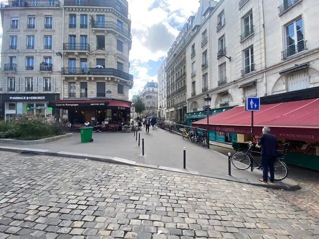 Commerce de détail dans Paris à louer Photo du bâtiment- Image 1 de 6