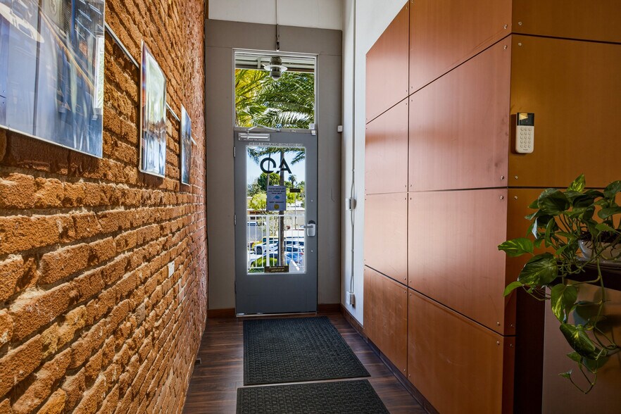 144 N Glassell St, Orange, CA à louer - Photo intérieure - Image 3 de 16