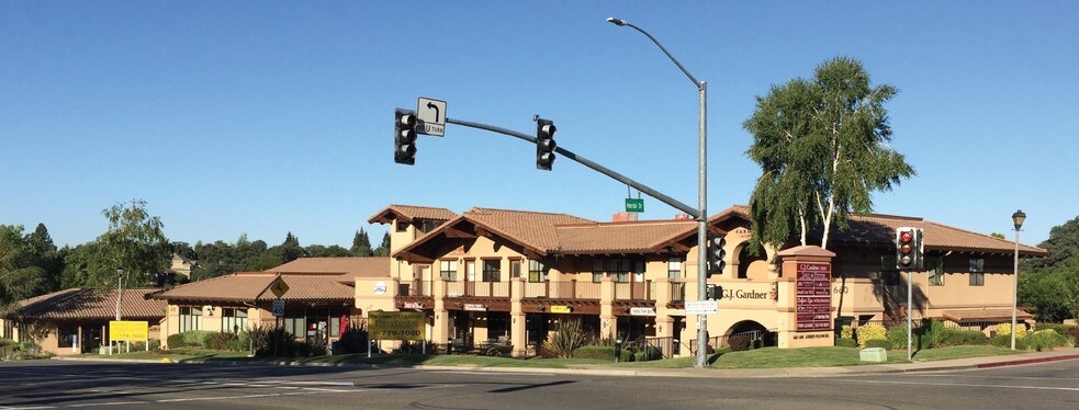 660 Auburn Folsom Rd, Auburn, CA à louer - Photo du bâtiment - Image 2 de 12