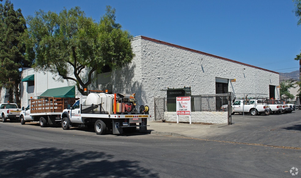 2514 Naomi St, Burbank, CA for lease - Primary Photo - Image 1 of 7