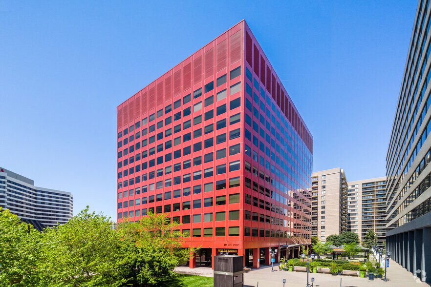 251 18th St S, Arlington, VA à louer - Photo du bâtiment - Image 1 de 7