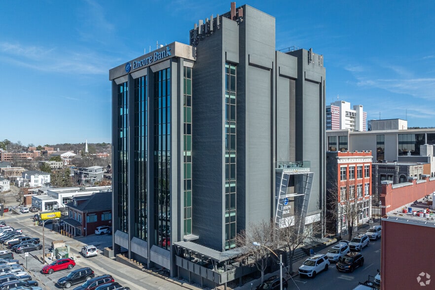 112 W Center St, Fayetteville, AR for sale - Building Photo - Image 1 of 34