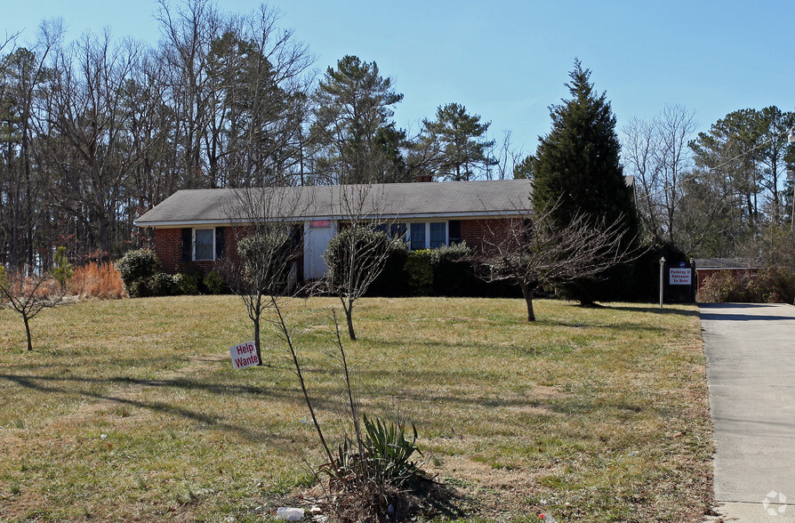 Retail in Durham, NC for sale - Primary Photo - Image 1 of 1