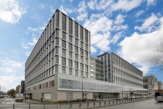 Plus de détails pour 1 Rue Stephenson, Montigny-le-Bretonneux - Bureau à louer