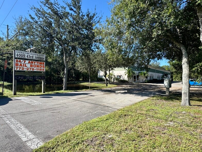 4005 43rd Ave, Vero Beach, FL for sale - Building Photo - Image 2 of 5