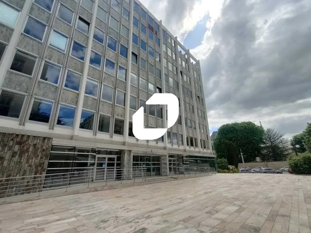 2 Esplanade Du Grand Siecle, Versailles for lease Building Photo- Image 1 of 10