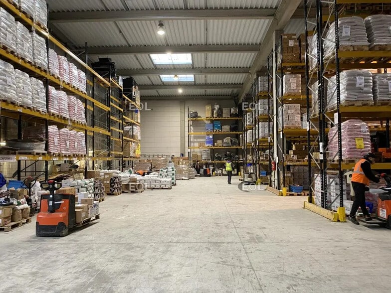 Industrial in Gennevilliers for lease - Interior Photo - Image 1 of 8