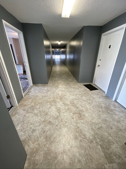 2401 Grandview Pl, Casper, WY à vendre - Photo du bâtiment - Image 2 de 12