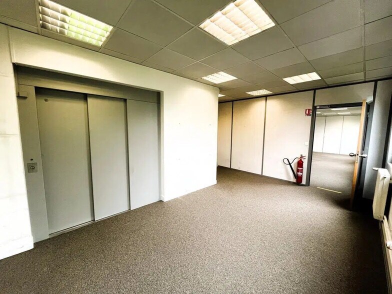 Bureau dans Antony à louer - Photo du bâtiment - Image 3 de 8