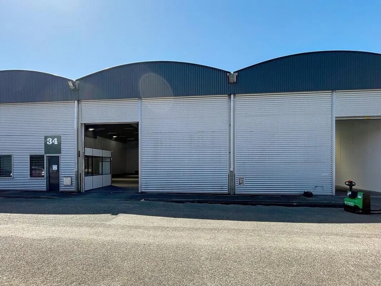 9 Rue Du Dauphiné, Saint-Priest for lease - Building Photo - Image 2 of 2