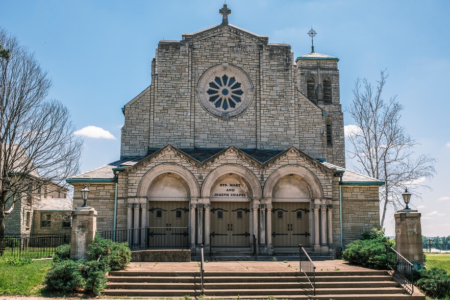 6300 Minnesota Ave, Saint Louis, MO for sale - Building Photo - Image 1 of 67