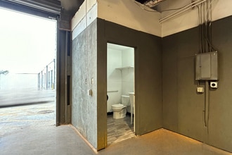 400 N Bowen Rd, Arlington, TX for lease Interior Photo- Image 1 of 3