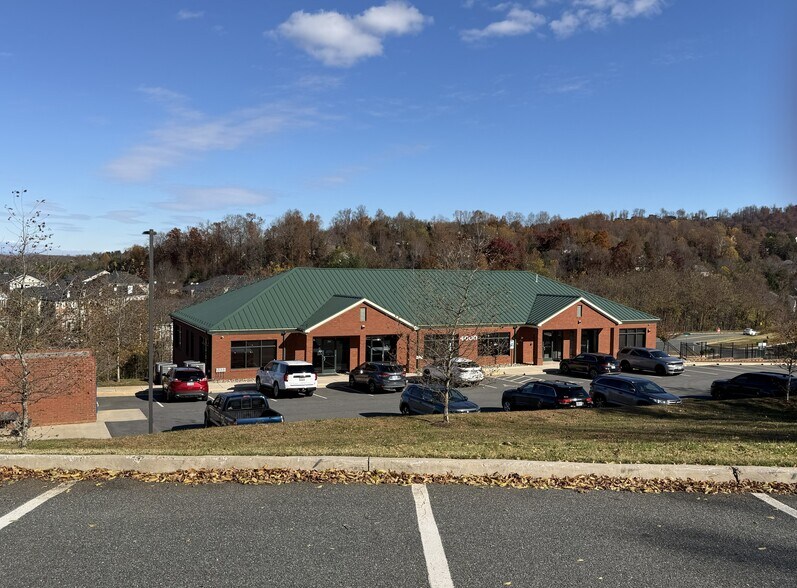 4000 Olympia Cir, Charlottesville, VA for lease - Building Photo - Image 2 of 3