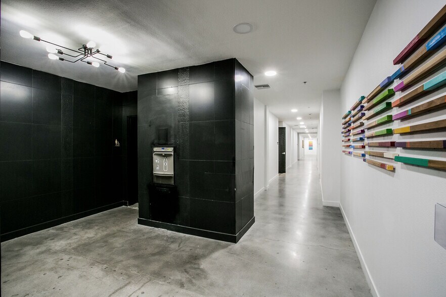 4245 S Grand Canyon Dr, Las Vegas, NV à louer - Photo intérieure - Image 3 de 37