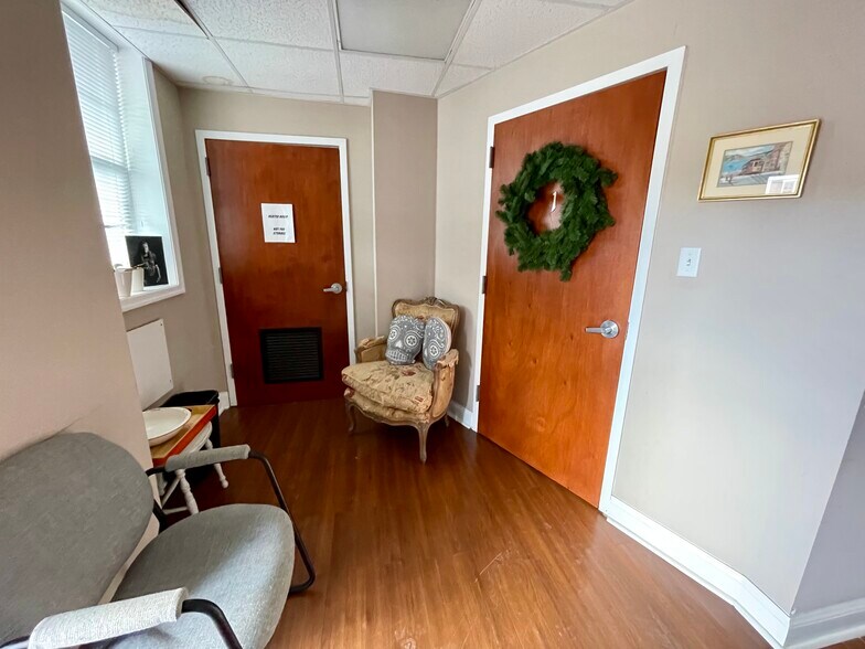 9 W Front St, Media, PA for sale - Building Photo - Image 2 of 6