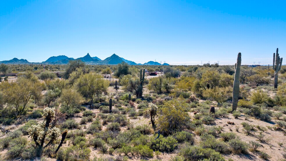 8755-0 E Dixileta Dr, Scottsdale, AZ à vendre - Photo du bâtiment - Image 3 de 16