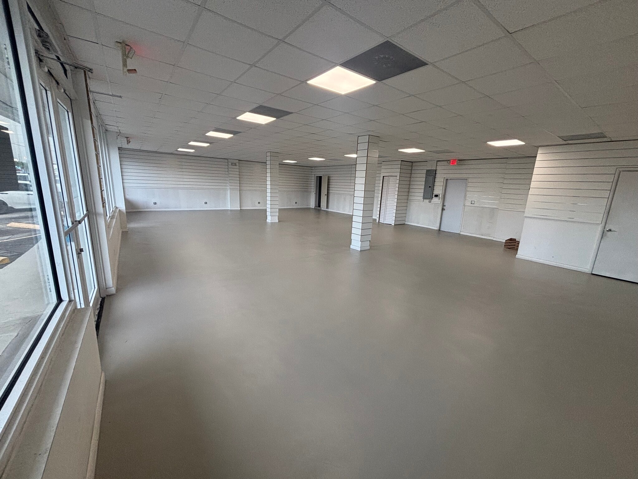 6741-6757 SW 8th St, Miami, FL à louer Photo intérieure- Image 1 de 9