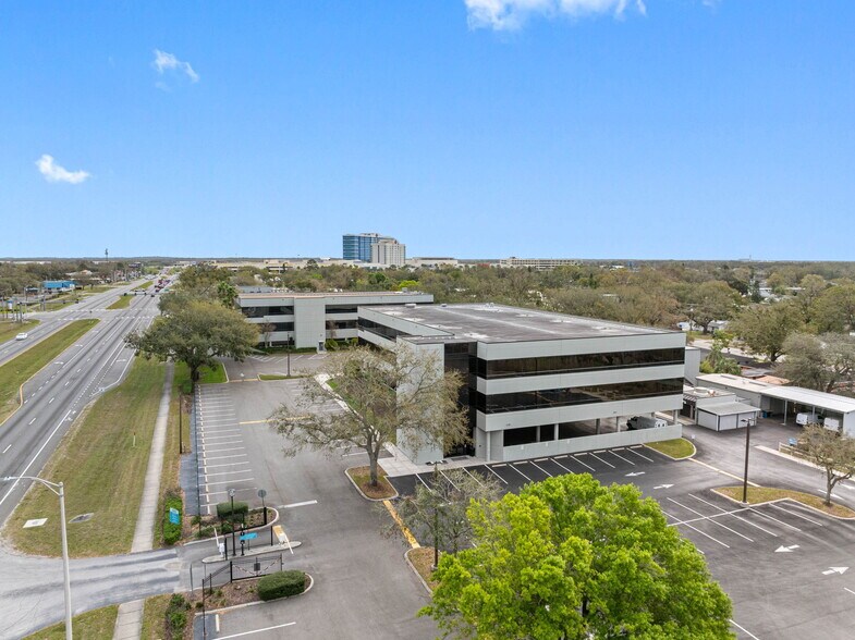 6801 E Hillsborough Ave, Tampa, FL à louer - Aérien - Image 2 de 109