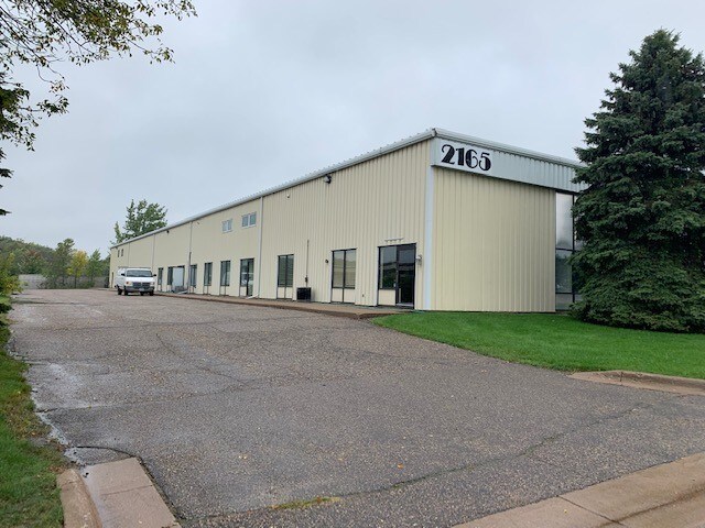 2165 Daniels St, Long Lake, MN à louer - Photo du bâtiment - Image 3 de 6