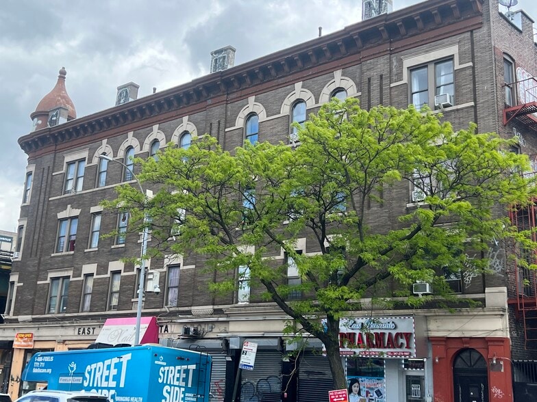 1 E Burnside Ave, Bronx, NY à vendre - Photo du bâtiment - Image 2 de 10