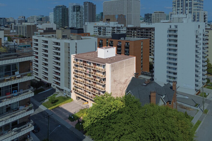 125 Somerset St W, Ottawa, ON à vendre - Photo du bâtiment - Image 2 de 6