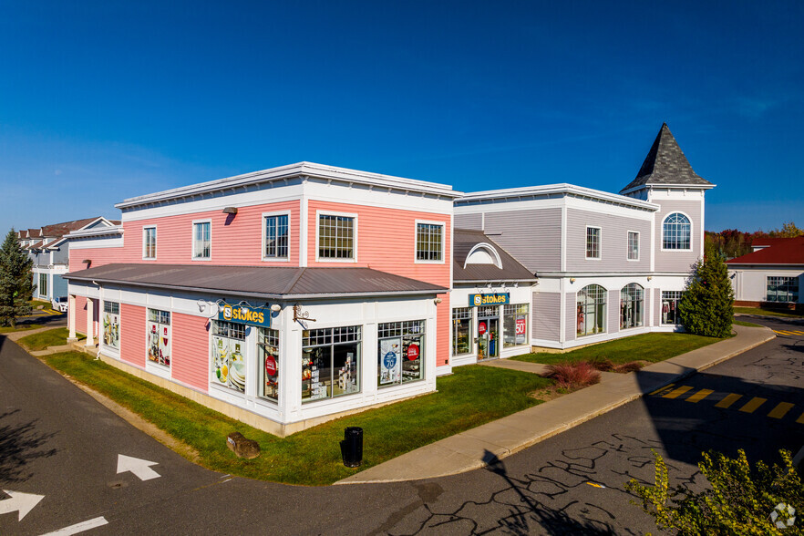 105 Boul Du Carrefour, Bromont, QC à vendre - Photo du bâtiment - Image 1 de 7