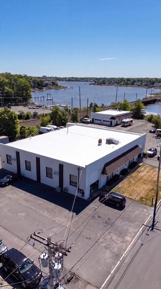 Fairview Avenue-15,24,28,30-32 & 36 portfolio of 4 properties for sale on LoopNet.ca - Primary Photo - Image 1 of 5