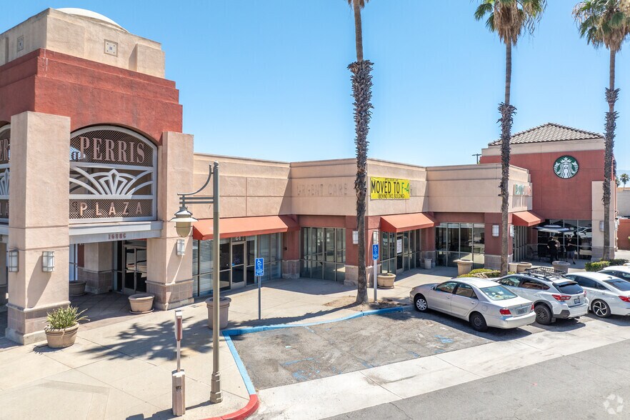 1688 N Perris Blvd, Perris, CA à louer - Photo du bâtiment - Image 2 de 4