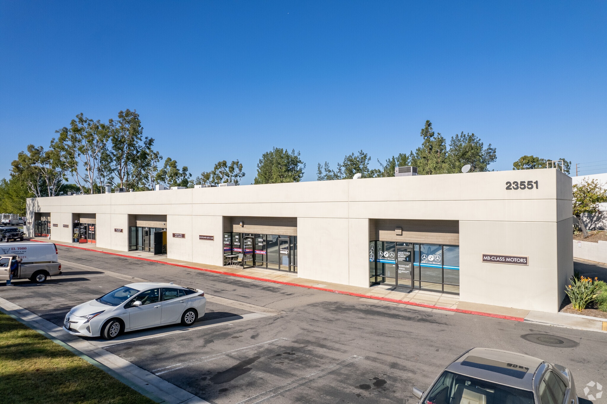 23461 Ridge Route Dr, Laguna Hills, CA for lease Primary Photo- Image 1 of 16