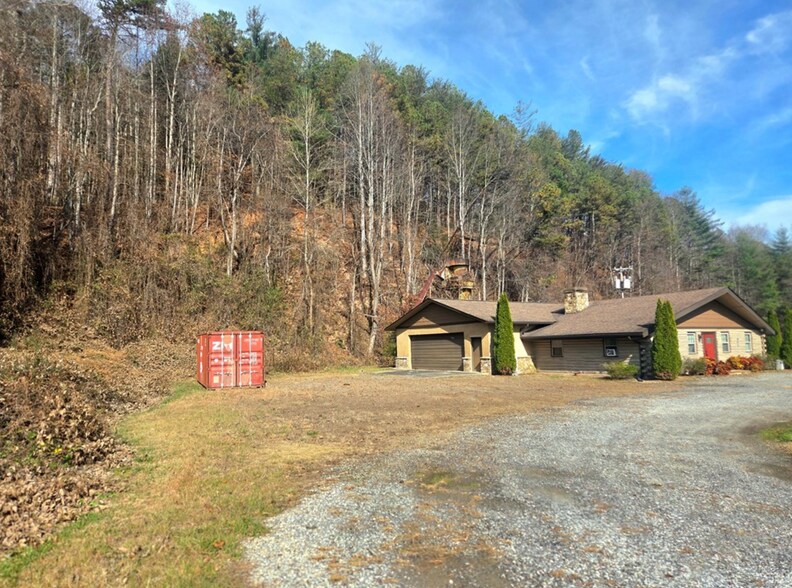 6785 Airport Rd, Andrews, NC à vendre - Photo du bâtiment - Image 2 de 15
