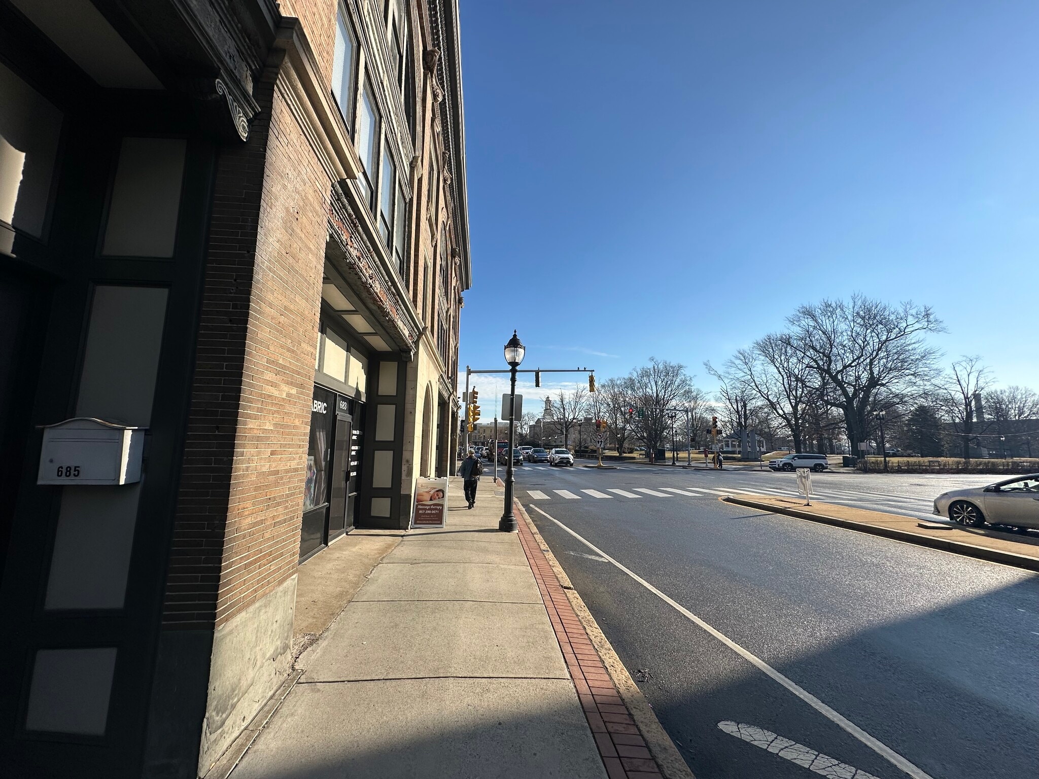 677-685 Main St, Waltham, MA à louer Photo du bâtiment- Image 1 de 12