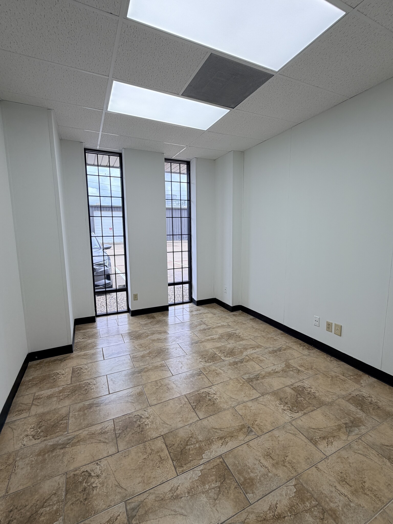 12999-13003 Murphy Rd, Stafford, TX à louer Photo intérieure- Image 1 de 6
