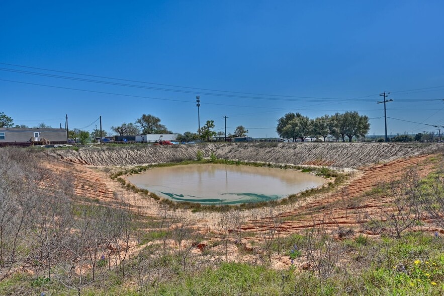 1057 Tesch St, Bellville, TX for lease - Building Photo - Image 3 of 30