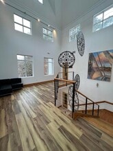 268 W Coleman Blvd, Mount Pleasant, SC for lease Interior Photo- Image 1 of 6
