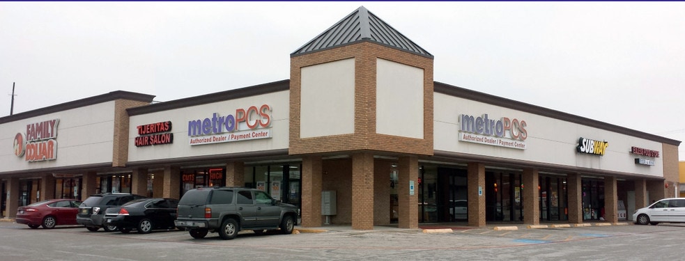 305 W Euless Blvd, Euless, TX à louer - Photo principale - Image 1 de 1