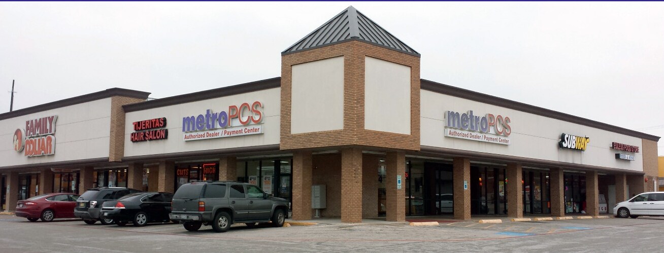 305 W Euless Blvd, Euless, TX for lease Primary Photo- Image 1 of 2