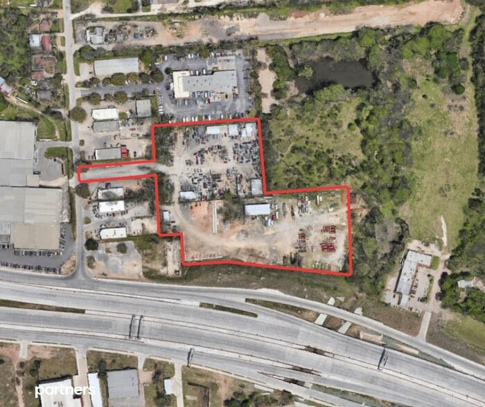 517 Thompson Ln, Austin, TX à louer - Photo du bâtiment - Image 2 de 2