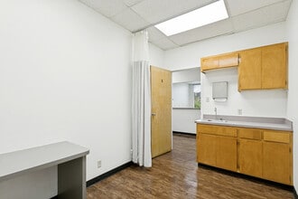 98 Briggs Ave, San Antonio, TX for lease Interior Photo- Image 1 of 3