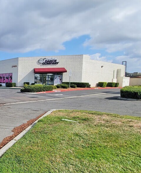 27464 Commerce Center Dr, Temecula, CA à louer - Photo du bâtiment - Image 3 de 9
