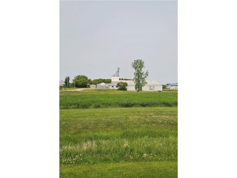 2401 Highway 12 E, Willmar, MN for sale - Building Photo - Image 3 of 11