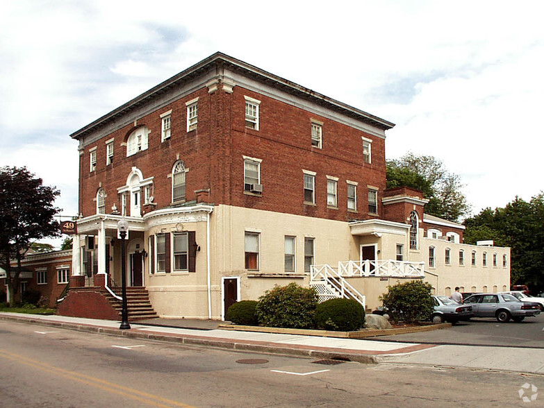 49 N Main St, Middleboro, MA for lease - Primary Photo - Image 1 of 2